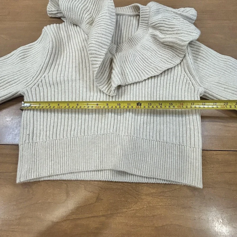 H&M Sweater Womens Small Beige Ruffle V Neck Ribbed Knit Pullover Top Cropped